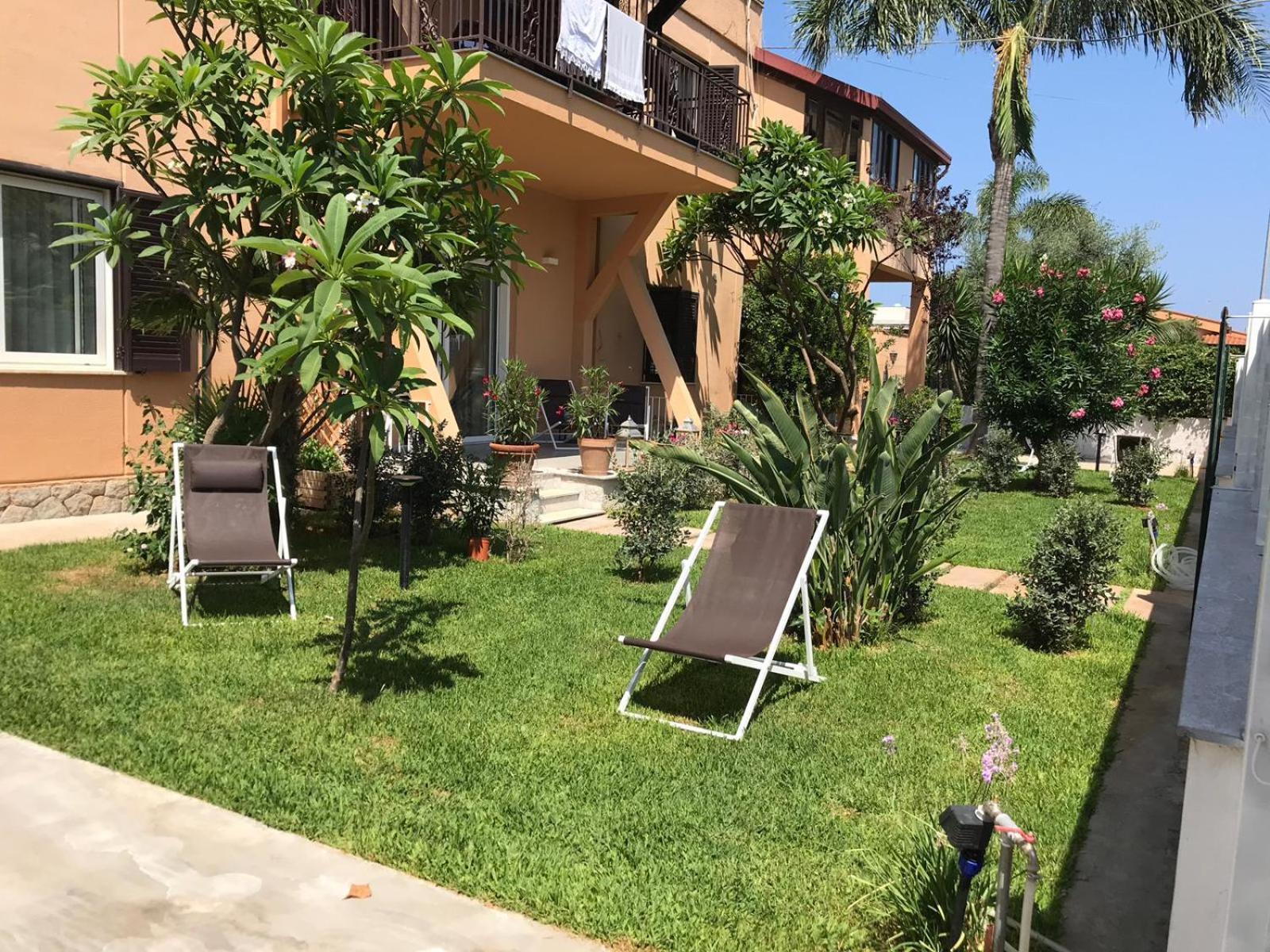 Mondello Felix - Appartamenti In Villa A 600M Dal Mare Exterior foto