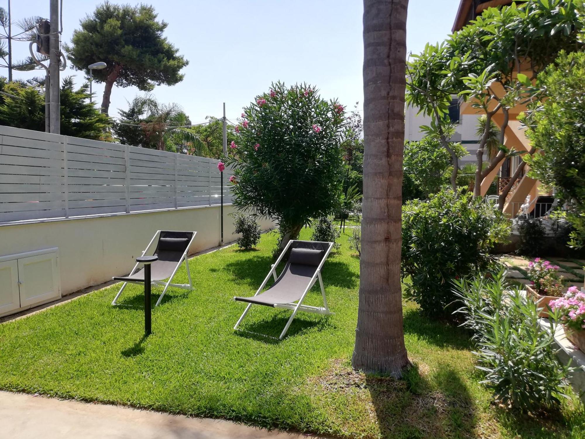 Mondello Felix - Appartamenti In Villa A 600M Dal Mare Exterior foto